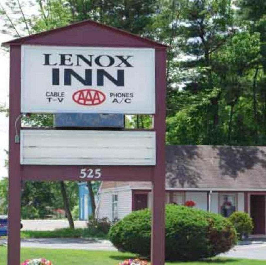 Lenox Inn Exterior photo